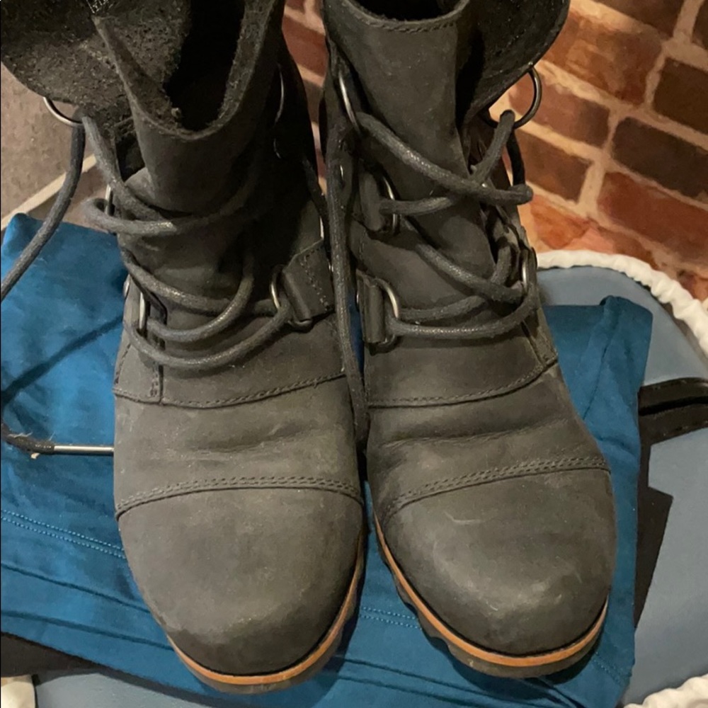 Sorel lug sole boots